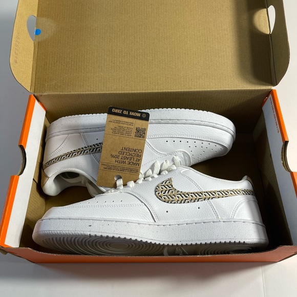 Nike Women’s Court Vision Low Next Nature x Nike United United in Victory - Picture 13 of 15